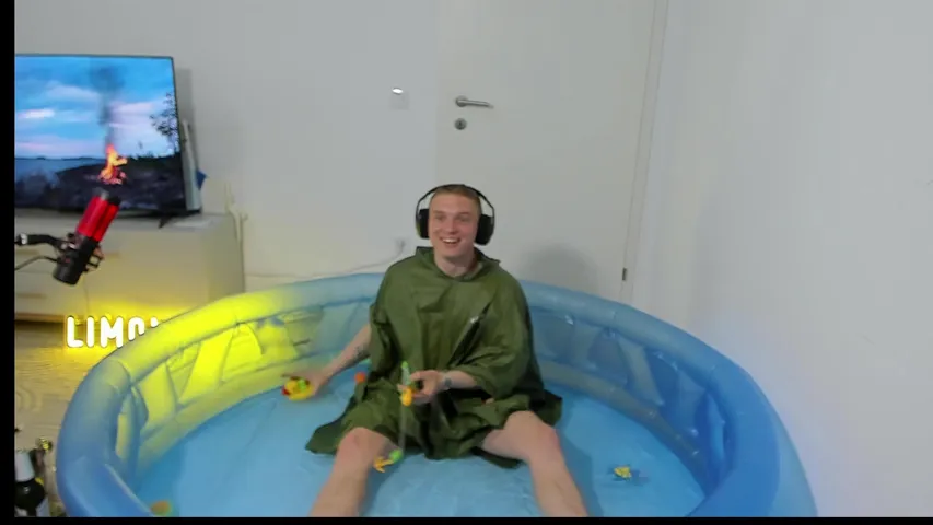 ГОРЯЧИЙ СТРИМ В БАССЕЙНЕ / тг: @azartlimon